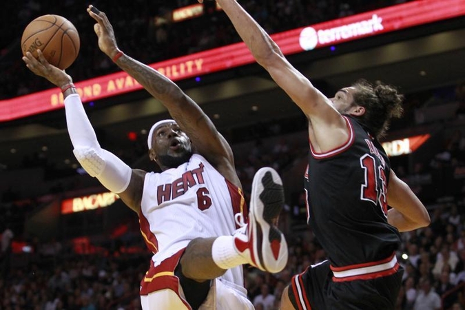 NBA lyderiai pralaimėjo L.Jameso vedinai „Heat“ komandai
