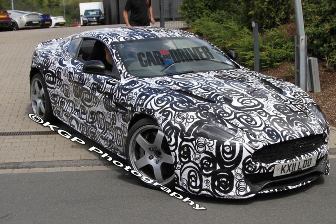 Gatvėje užfiksuotas ateities „Aston Martin DB9 Spy“