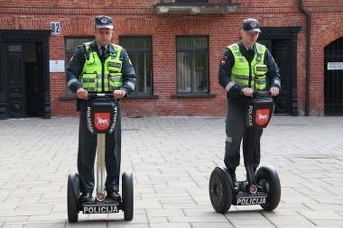 Statutinių profesijų pareigūnai dažniausiai nukenčia nesunkiai
