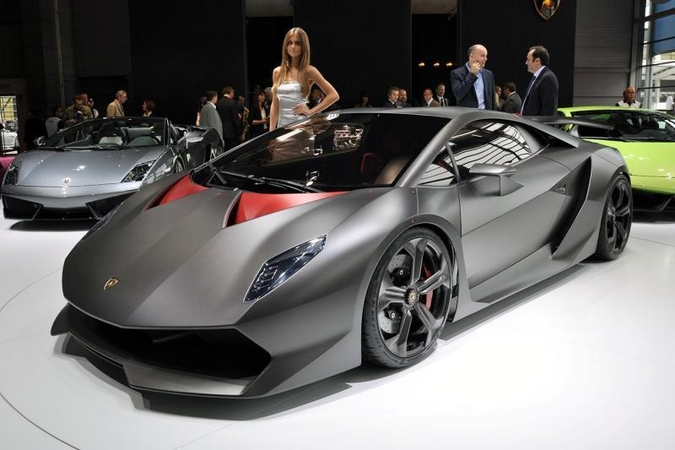 Brangiausias automobilis pasaulyje - „Lamborghini Sesto Elemento“