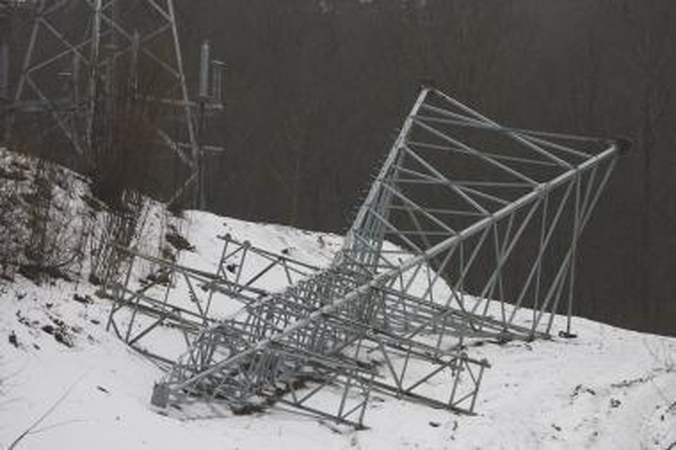 Lietuvoje be elektros dar likę 5 tūkst. vartotojų