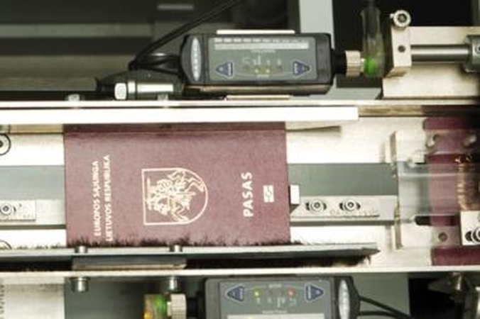 Politikai spręs, kas - pasas ar kortelė - liudys mūsų tapatybę 