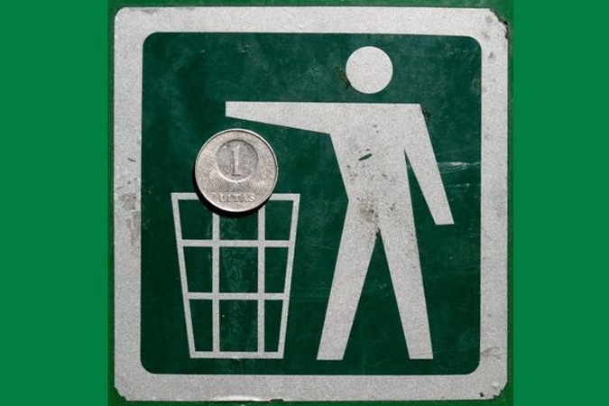 Nemokiai "PET Recycling" "Swedbank lizingas" liepia išsikraustyti