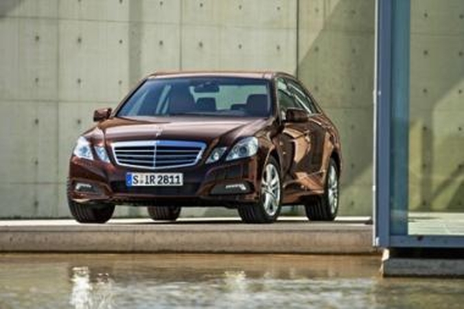 „Mercedes" demonstruoja naująjį E-klasės modelį