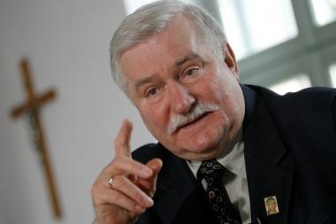L.Walesa kandidatą į prezidentus J.Kaczynskį pavadino „nelaime“