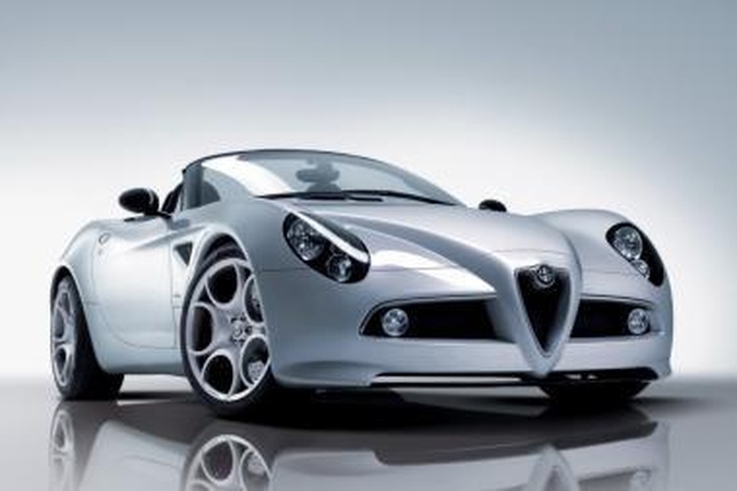 „Top Gear“ gražiausiu pripažino „Alfa Romeo 8C Spider“