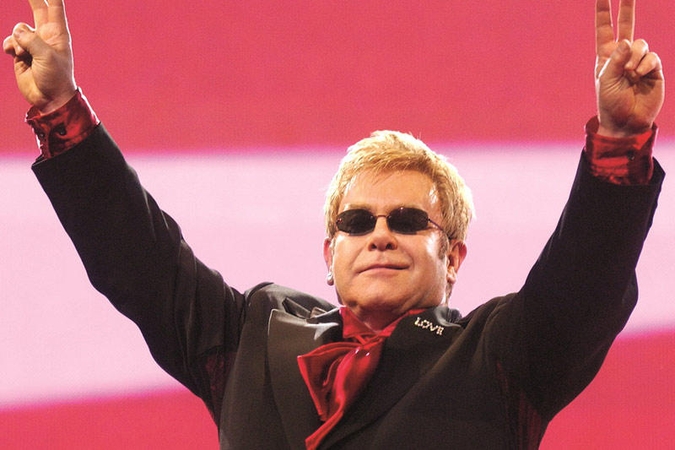 Į Lietuvą atvyksta seras Eltonas Johnas