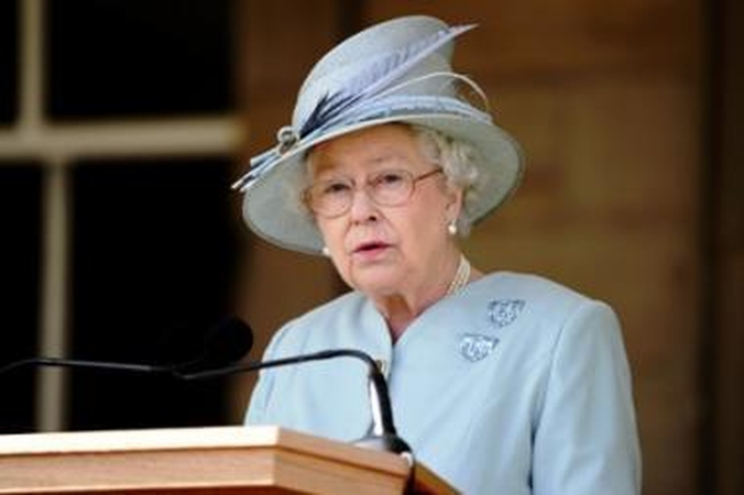 Amerikoje aukcione bus parduodami Elizabeth II apatiniai