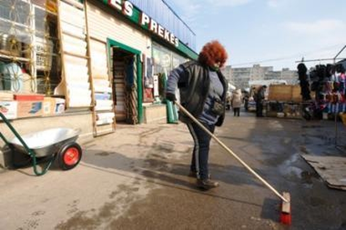 Cigarečių prekeivės nesumokėjo jau apie 400 tūkst. litų baudų