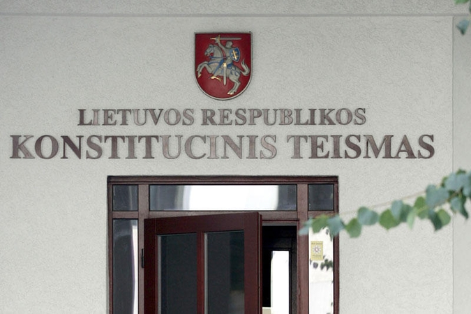 Seimo nariai Konstitucinio Teismo teisėjus skundžia VTEK (papildyta)