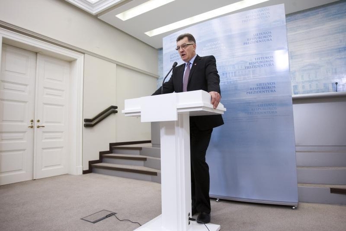 Valdžia žada grąžinti „vaiko pinigus“ ir nemokamą pradinukų maitinimą