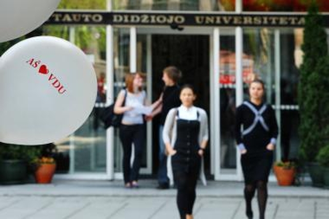 VDU kitą savaitę įteiks dimplomus