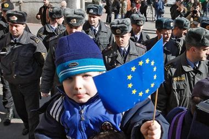 Baltarusijos kandidatų pažadai: nuo „rašalo“ draudimo iki stojimo į NATO