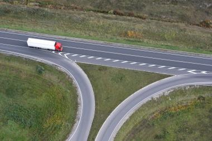 Bus ribojamas leidimų išdavimas sunkiasvorėms transporto priemonėms