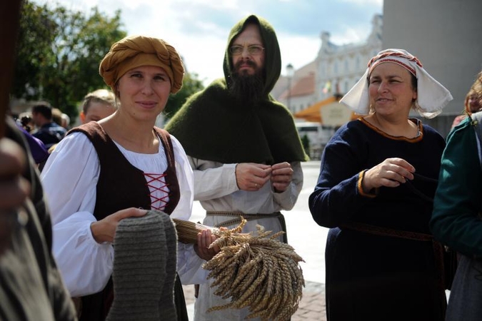 Šv.Baltramiejaus mugėje galima išmėginti senuosius amatus