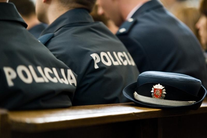 Buvęs policininkas Elektrėnuose išdaužė policijos komisariato langą