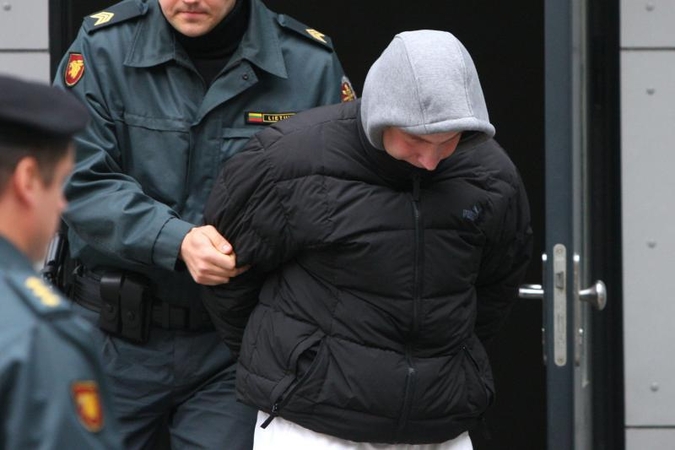 Paauglę išniekinęs maniakas už grotų praleis 17 metų