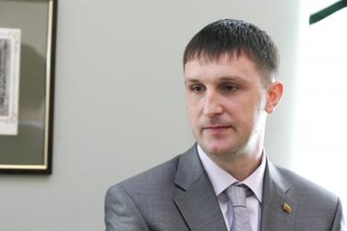 Parlamentaro teisinio imuniteto klausimą sprendžiančiai komisijai liudys A.Sacharukas ir prokuroras