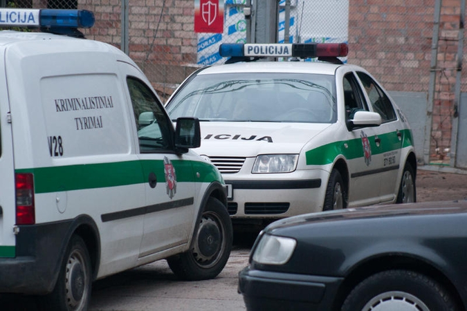 Apsaugos darbuotoją užpuolęs „vagis“ beveik mirtinai sumuštas (papildyta)