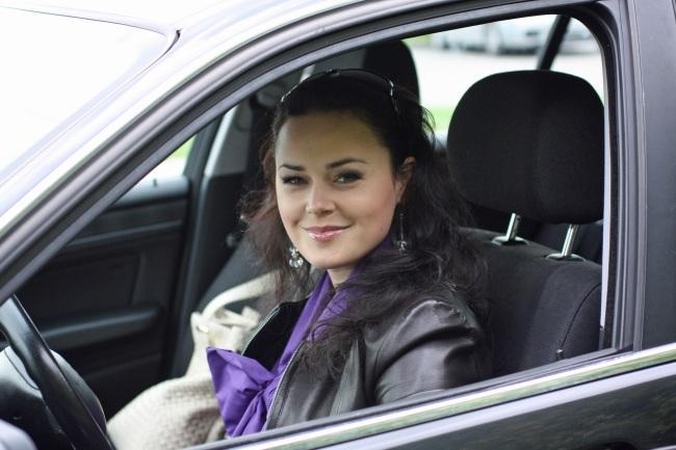 Dainininkė Taja ragina susirūpinti vaikų saugumu gatvėse
