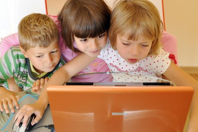Milijardierius: „Google“, „Facebook“ ir „Wikipedia“ bus dar šimtmetį