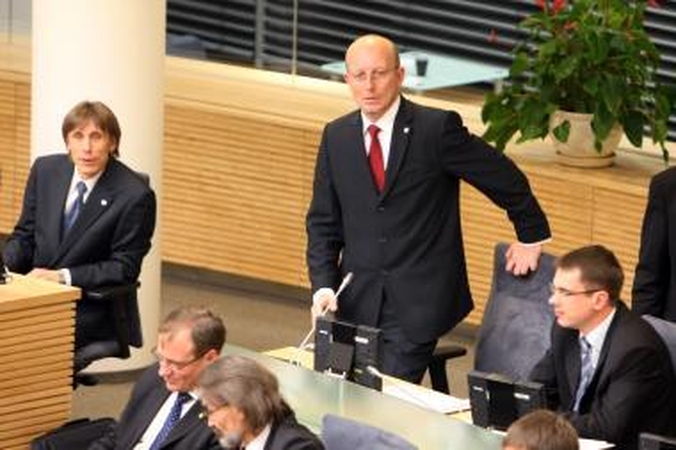 TPP nariai ir toliau susipriešinę: kuris viršesnis, aiškinasi per žiniasklaidą (papildyta 16.08 val.)