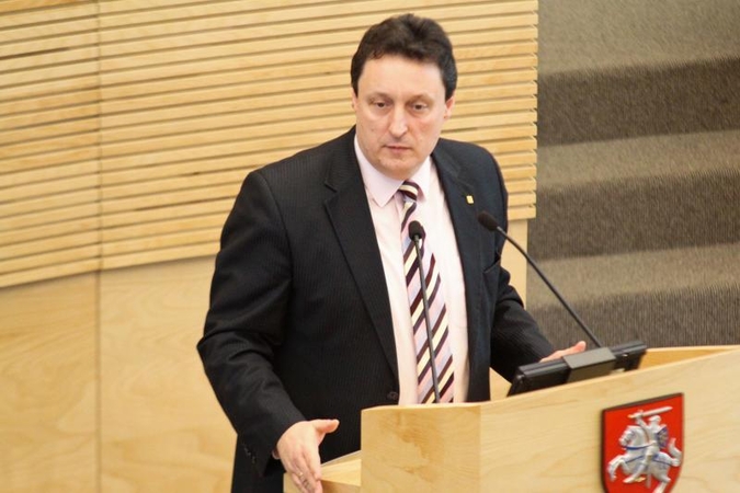 Politologai: norėdami išlikti politikoje LiCS turės šlietis prie kitų