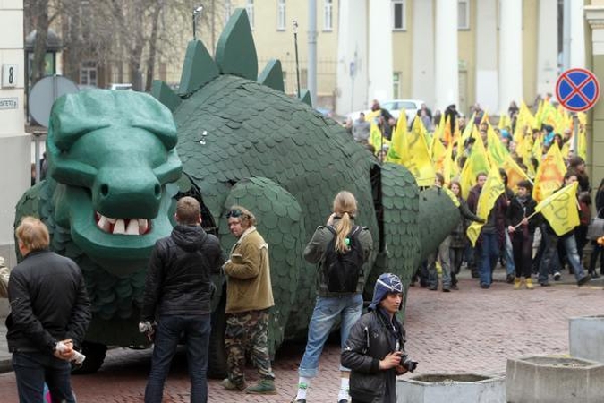 Dinas Zauras atkeliavo pas filologes