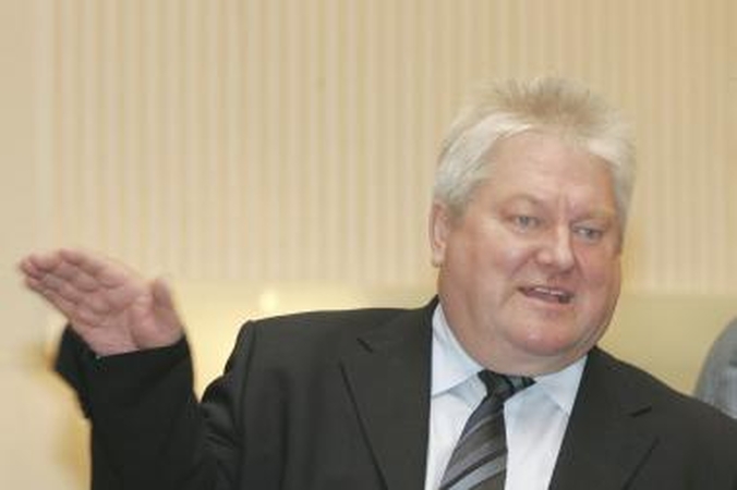 Vicemerų lažybos: S.Vaičikauskas pralaimėjo butelį viskio