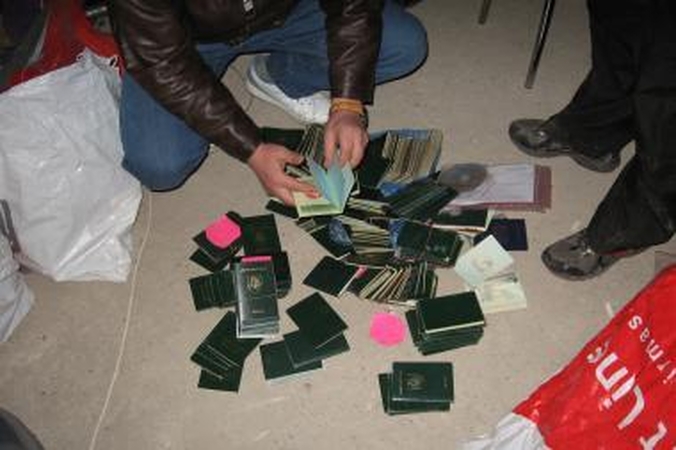 Dokumentų klastotojams talkindavo moldavai
