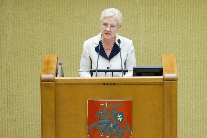 Seimo pirmininkė nemato prasmės darkart prašyti pakeisti K.Komskį