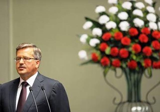 B. Komorowskis Vilnių išmainė į Briuselį ir Paryžių