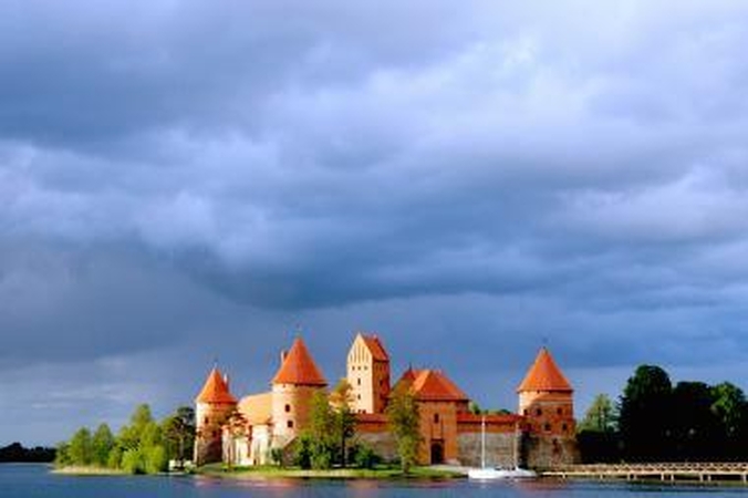 Galvės ežere plaukios senoviniai laivai