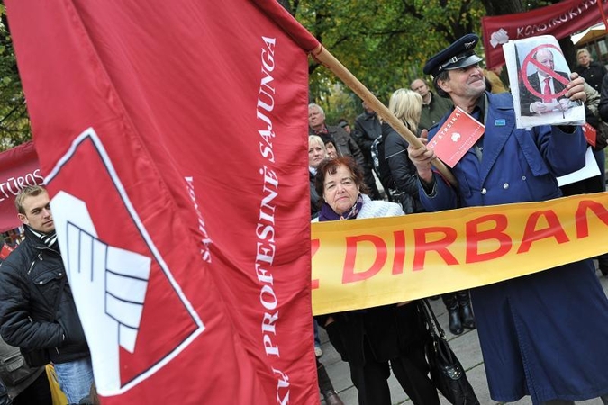 Prie Kauno savivaldybės – protestas prieš žmonių skurdinimą