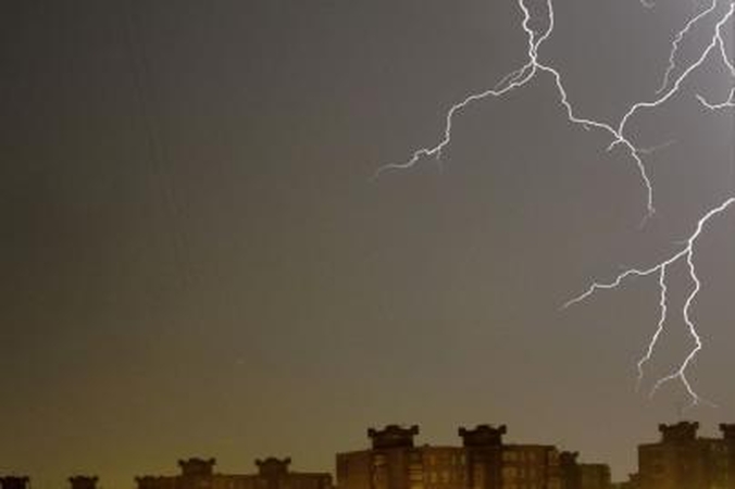 Meistrai laukia žaibo sugadintų televizorių 