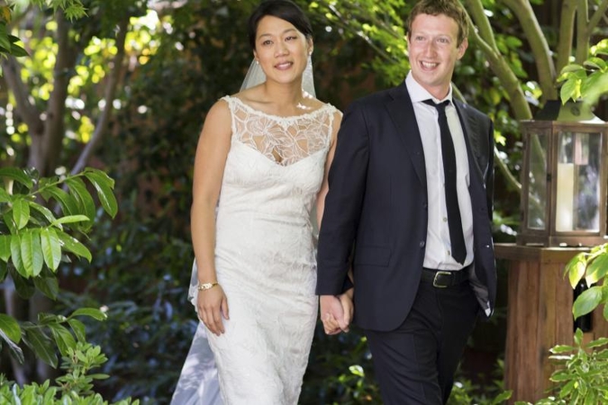 „Facebook“ vadovas Markas Zuckerbergas susituokė 