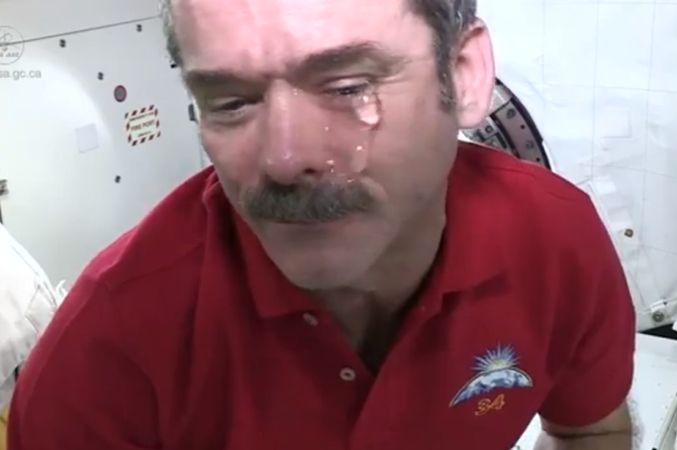 Ar įmanoma Tarptautinėje kosminėje stotyje verkti? 