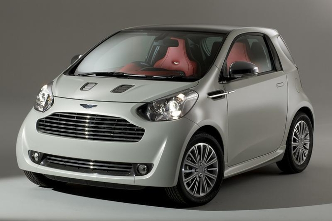 "Aston Martin" išleis elektromobilį
