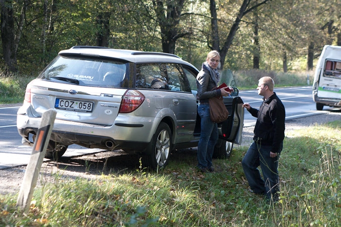 „Subaru“ vairuotoja: važiuoti plentu 40 km/val. greičiu nedraudžiama