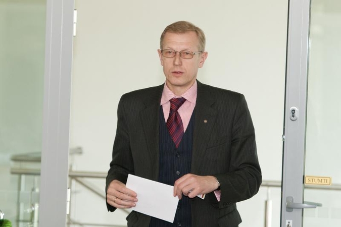 Generalinis prokuroras prašo Seimo panaikinti A.Kašėtos neliečiamybę