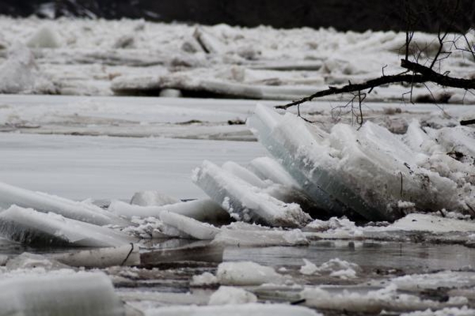 Potvynis Grigiškėse: miesto tarnybos rimtų veiksmų imtis negali (papildyta)