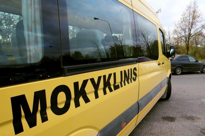 Susisiekimas: užmiestyje gyvenantys M.Gorkio pagrindinės mokyklos mokiniai į pamokas riedės geltonuoju autobusiuku.
