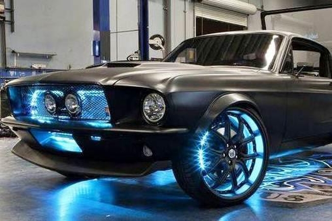 „West Coast Customs“ ir „Microsoft“ pristatė „Ford Mustang“ viziją