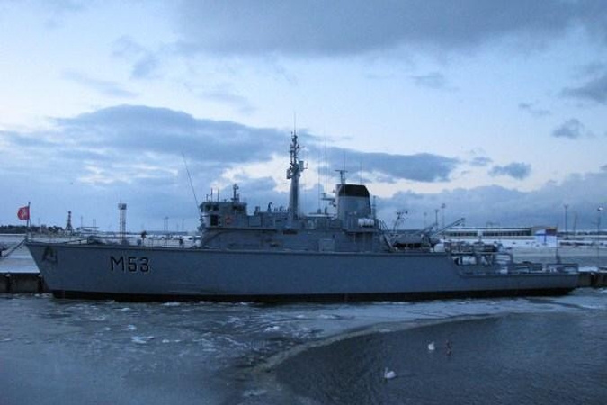 Pirmasis iš anglų įsigytas karinis laivas prisišvartavo Klaipėdoje