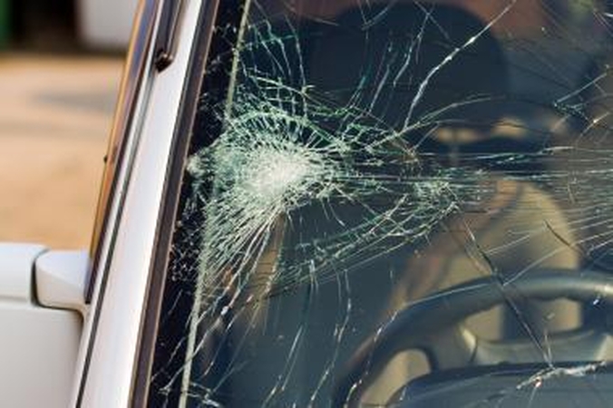 Kaune piktadariai suniokojo automobilį