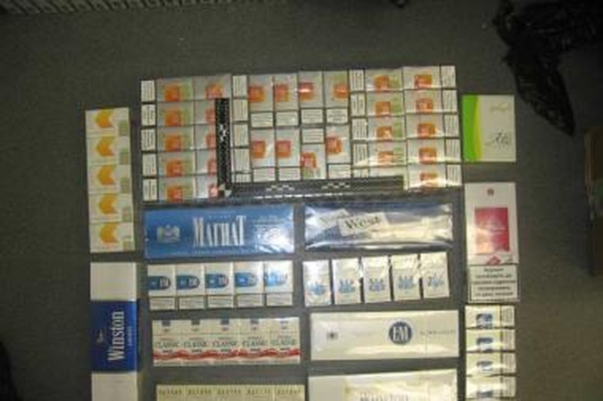 Garaže – kontrabandinių cigarečių pasirinkimas