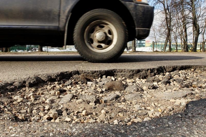 Draudikai: automobiliai labiausiai nukenčia Kauno gatvėse