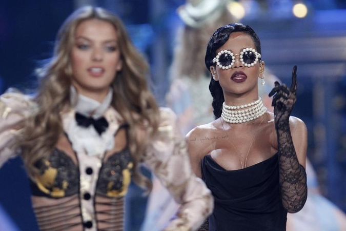 Tarp „Victoria's Secret" modelių – ir seksualioji Rihanna (foto)