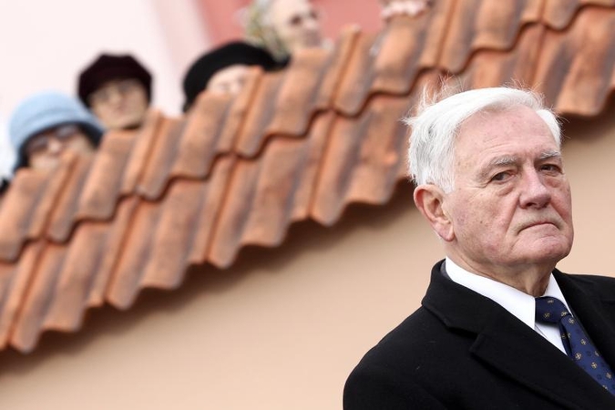 V.Adamkus knygoje rašo patyręs V.Landsbergio spaudimą dėl teisėjų