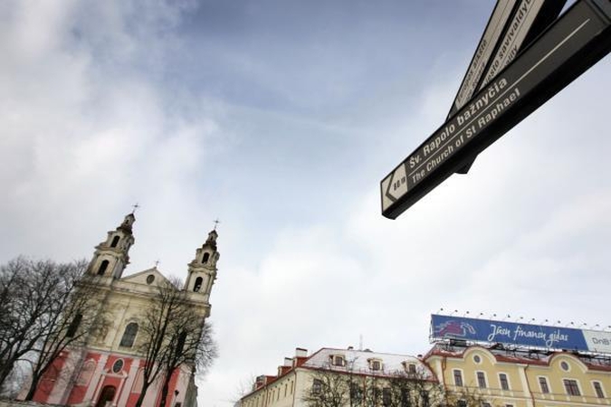 "Facebooke" žmonės priešinasi "rūžavoms" Vilniaus bažnyčioms